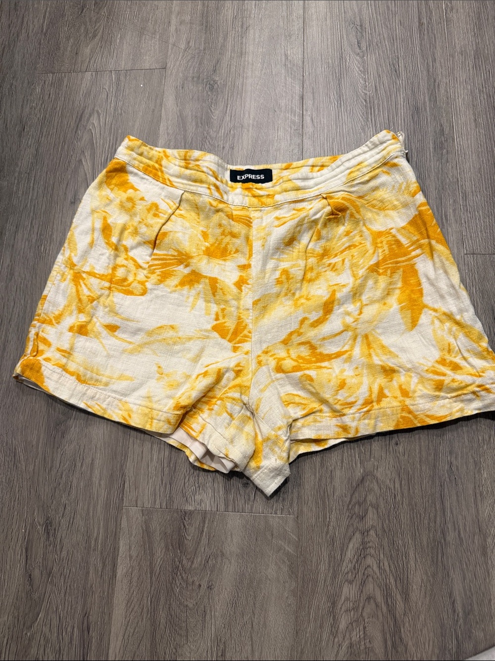 Express Yellow and White Floral Print Linen-Blend Shorts
